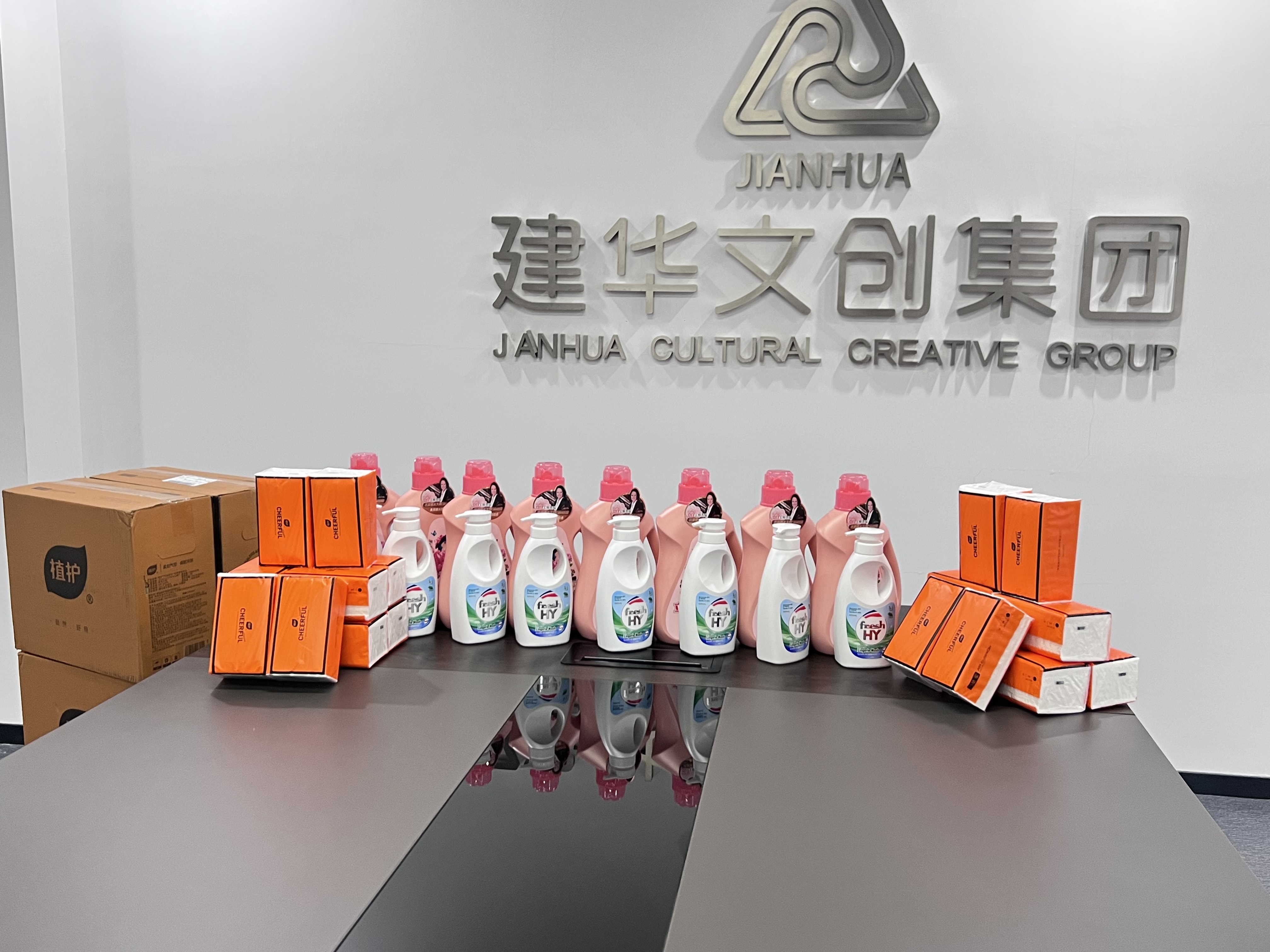 爱在春天，情暖三八——6686体育集团工会为女职工发放暖心福利